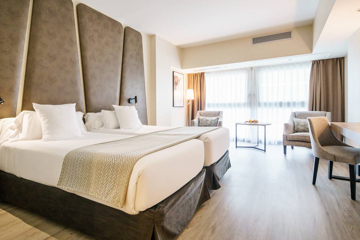 Zimmer Hotel ILUNION Málaga